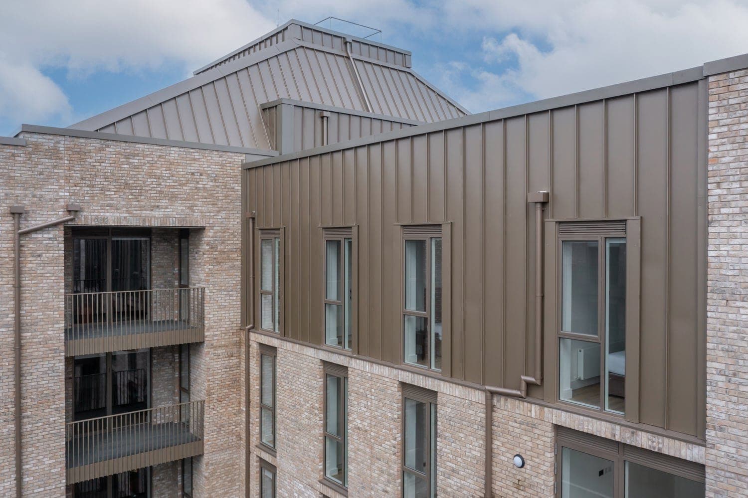 Rock Point — pre-fabricated balcony installation by Forte Pespa